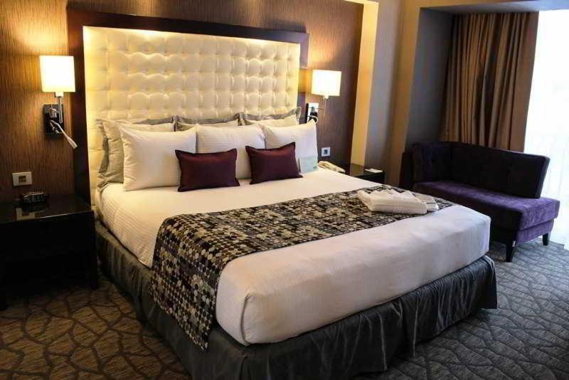Hotel Lucerna Tijuana Oda fotoğraf